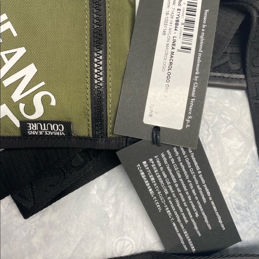 Versace couture Macro Logo collection techno fabric & leather messenger bag - Picture 5 of 16